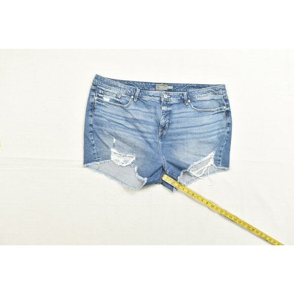 Torrid Women's Plus Size 24 Distressed Denim Jean Cut Off Shorts Blue - Picture 5 of 8